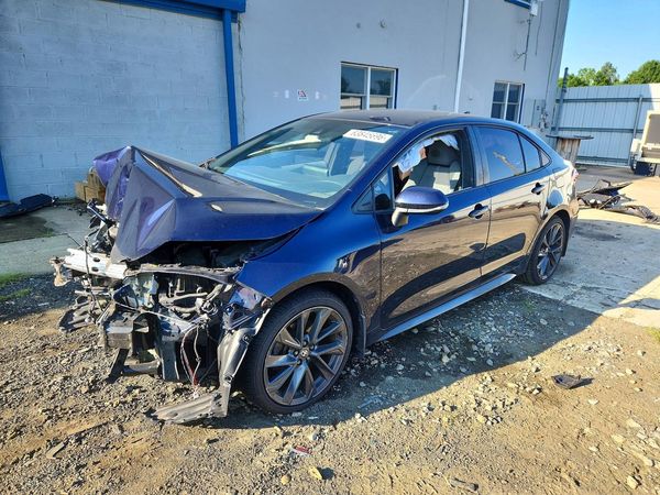 2021 TOYOTA COROLLA SE, CVT — Front 3/4