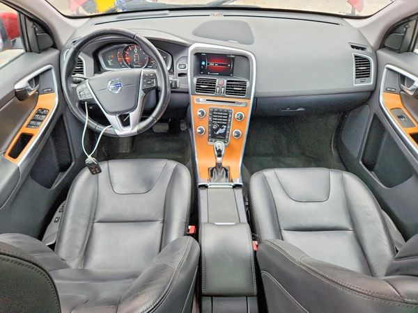 2017 VOLVO XC60 Inscription