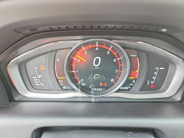 2017 VOLVO XC60 Inscription