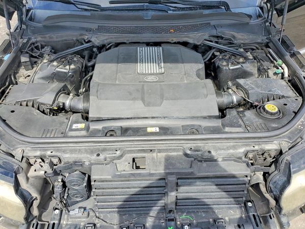2016 LAND ROVER RANGEROVER Base — Engine bay