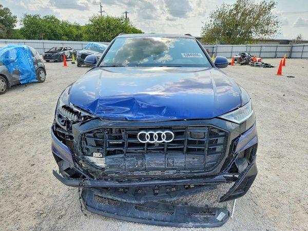 2021 AUDI Q8