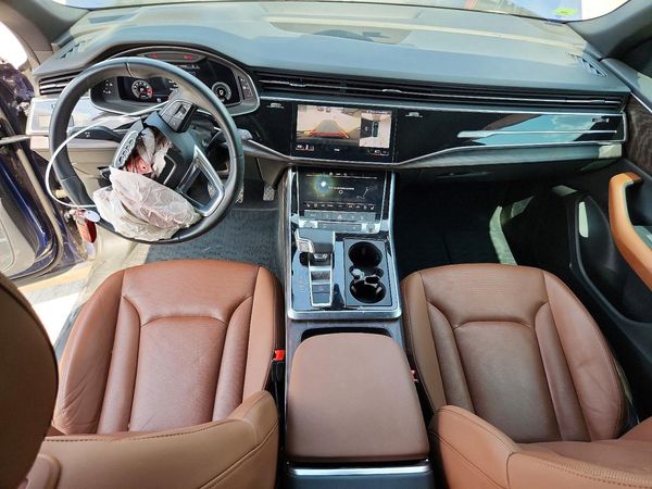 2021 AUDI Q8