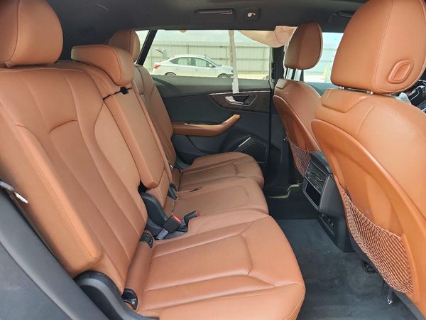 2021 AUDI Q8