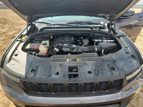 2024 JEEP CHEROKEE Laredo — Engine bay