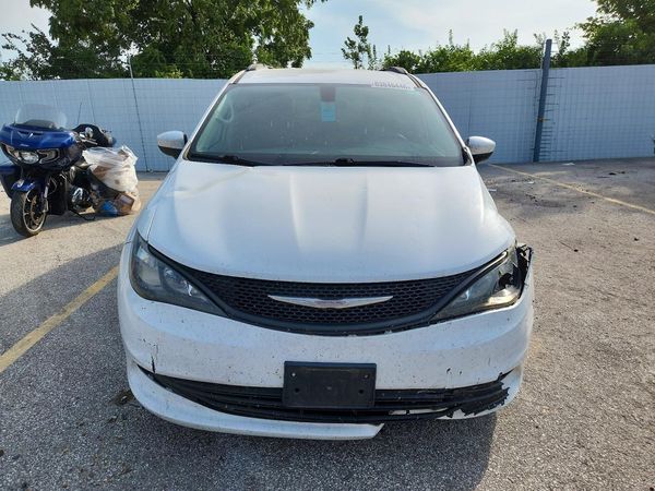 2018 CHRYSLER PACIFICA L