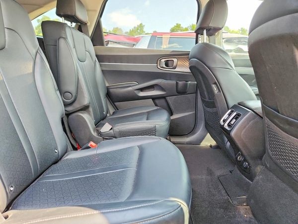 2023 KIA SORENTO