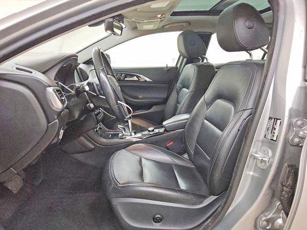 2018 INFINITI QX30 — DENT