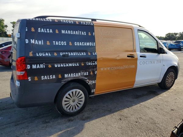2018 MERCEDES-BENZ METRIS