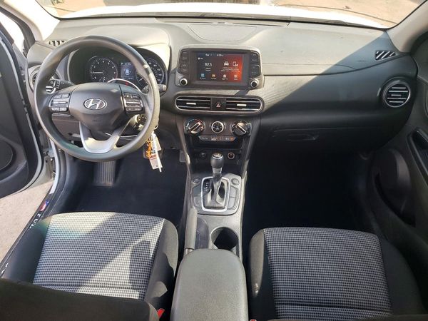 2021 HYUNDAI KONA SE