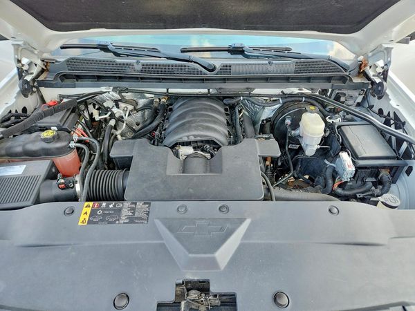 2017 CHEVROLET SILVERADO LTZ — Engine bay