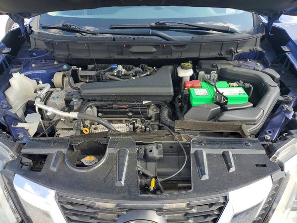 2019 NISSAN ROGUE — Engine bay