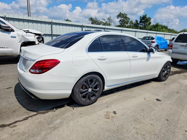 2016 MERCEDES-BENZ C C300