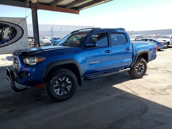 2017 TOYOTA TACOMA