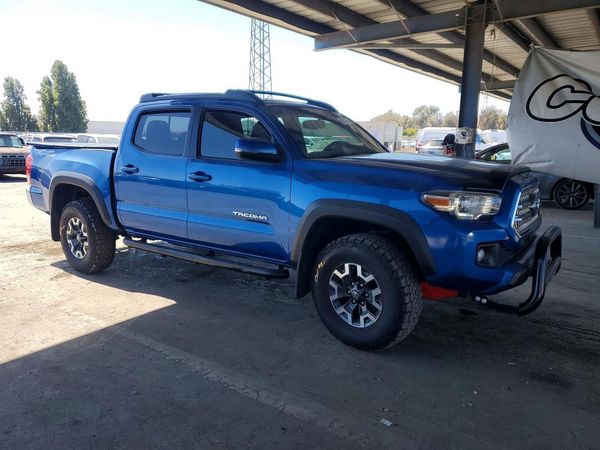 2017 TOYOTA TACOMA
