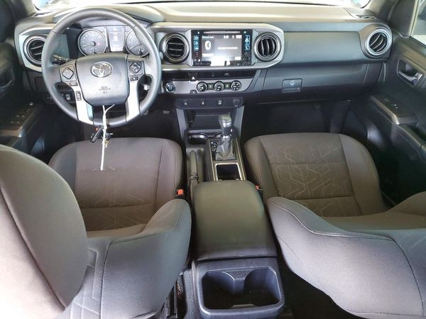 2017 TOYOTA TACOMA