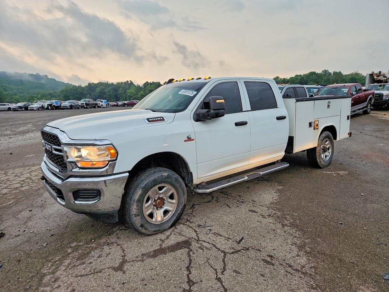 2024 RAM 3500 TRADESMAN CREW CAB 4X4
