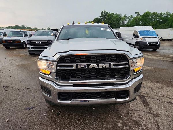 2024 RAM 3500 TRADESMAN CREW CAB 4X4