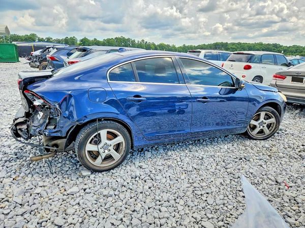 2012 VOLVO S60