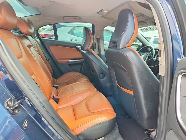 2012 VOLVO S60