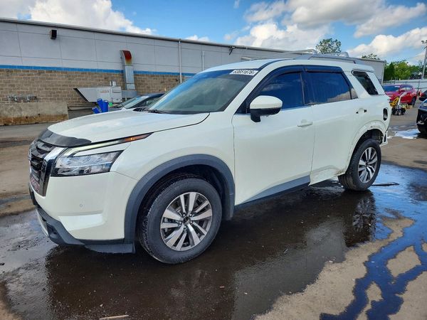 2024 NISSAN PATHFINDER SL