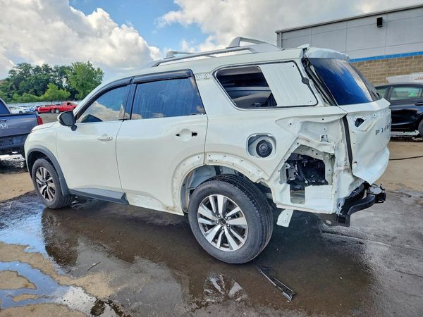 2024 NISSAN PATHFINDER SL