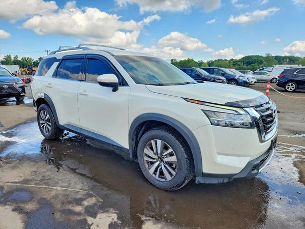 2024 NISSAN PATHFINDER SL
