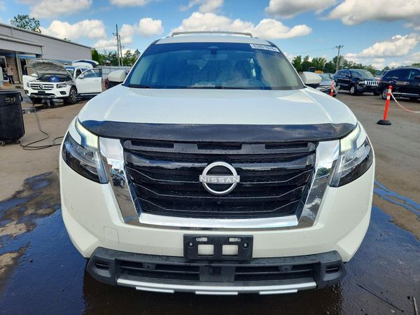 2024 NISSAN PATHFINDER SL
