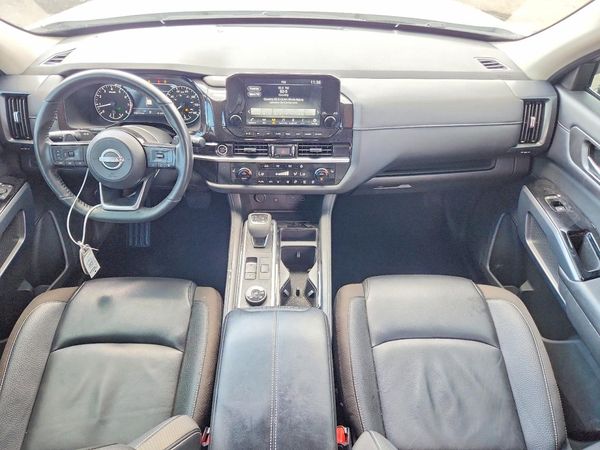 2024 NISSAN PATHFINDER SL