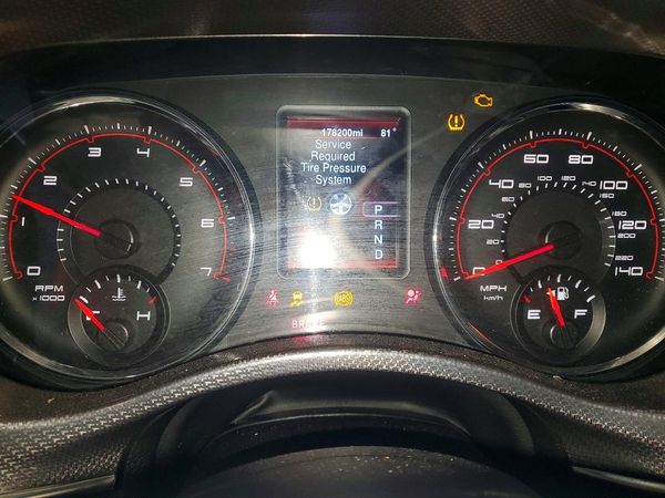 2013 DODGE CHARGER SE