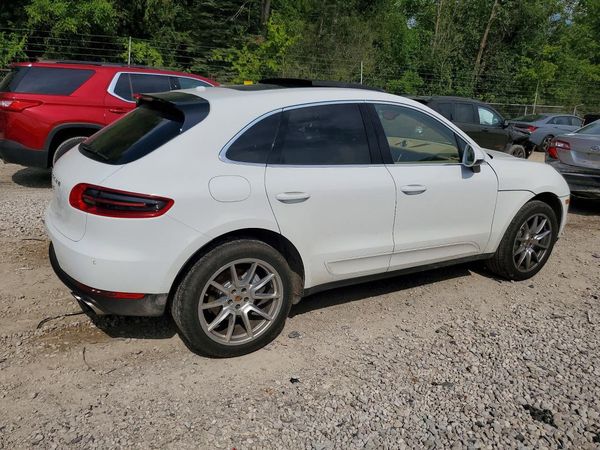 2015 PORSCHE MACAN
