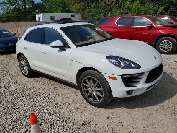 2015 PORSCHE MACAN