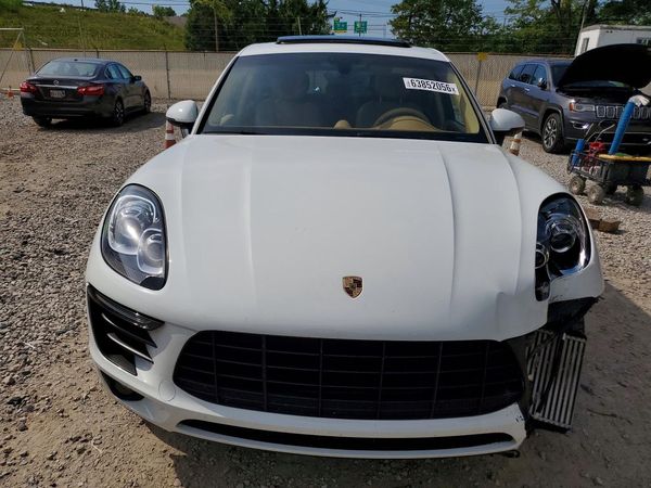 2015 PORSCHE MACAN