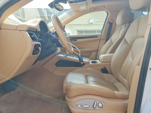 2015 PORSCHE MACAN