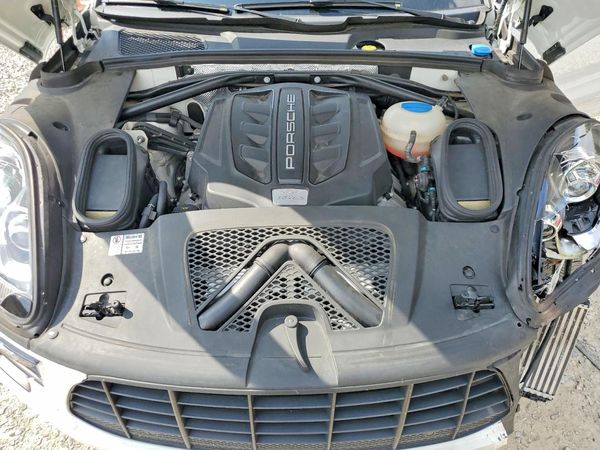 2015 PORSCHE MACAN