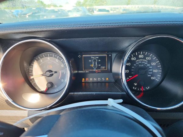2017 FORD MUSTANG V6 Coupe