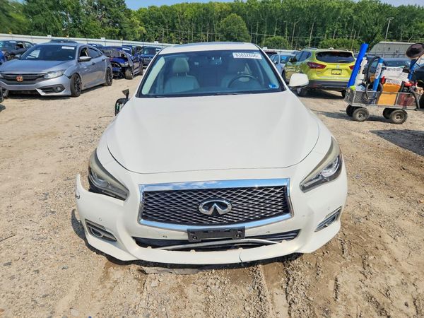 2015 INFINITI Q50