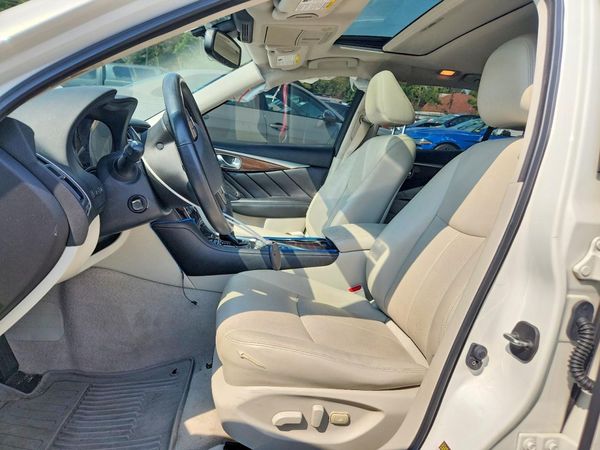 2015 INFINITI Q50