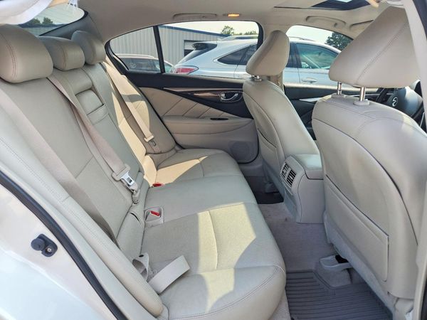 2015 INFINITI Q50