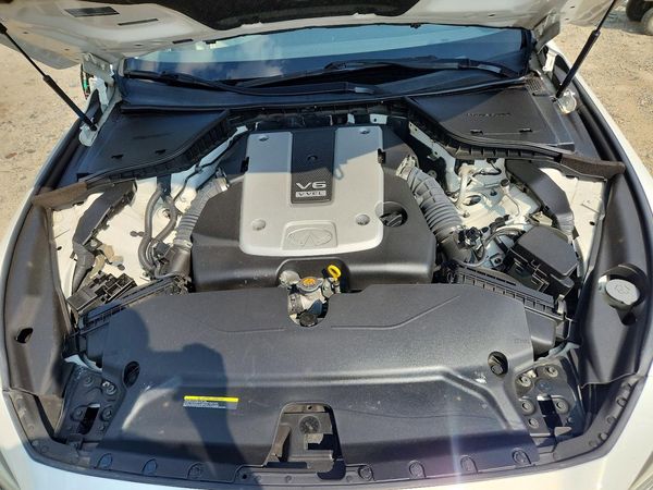 2015 INFINITI Q50