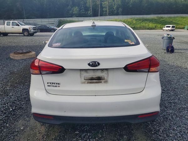 2018 KIA FORTE LX Base