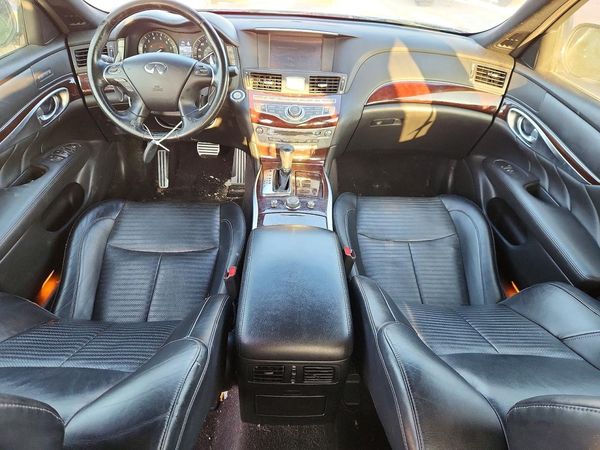2015 INFINITI Q70