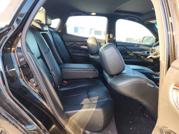 2015 INFINITI Q70