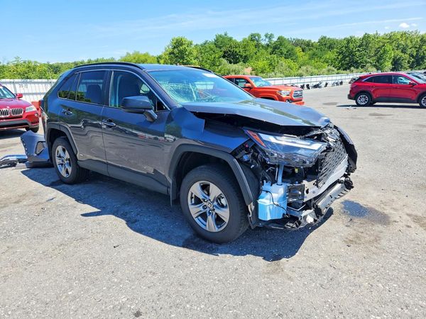 2025 TOYOTA RAV4 LE