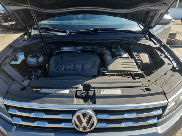 2018 VOLKSWAGEN TIGUAN 4Motion SEL Premium