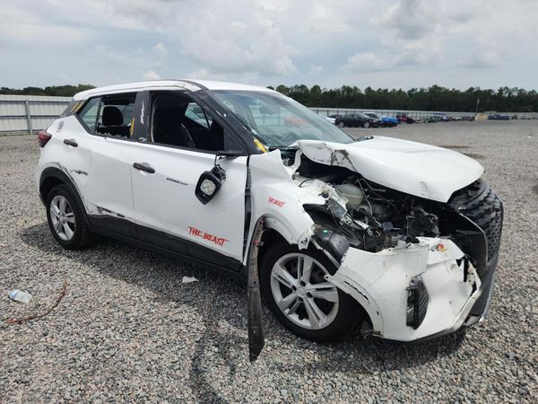 2023 NISSAN KICKS