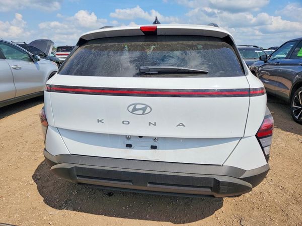 2024 HYUNDAI KONA SE