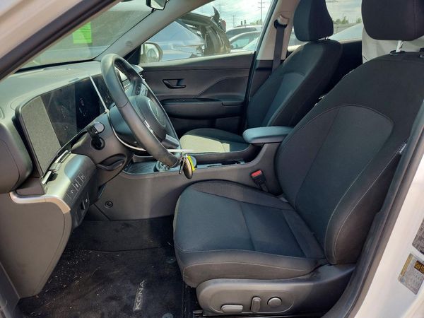 2024 HYUNDAI KONA SE