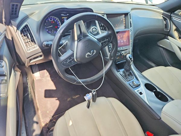 2017 INFINITI Q60