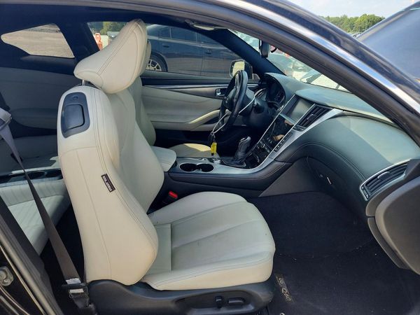 2017 INFINITI Q60