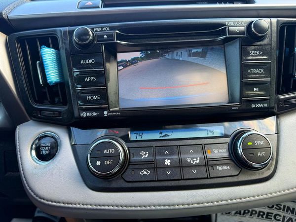 2017 TOYOTA RAV4 XLE
